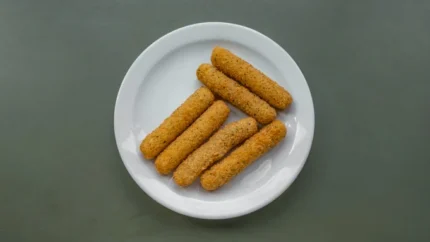 Breaded Mozzarella Sticks (6pcs)