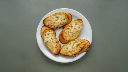Garlic Bread with Cheese ( 4 Slices )